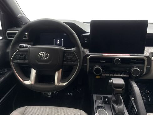 Used 2025 Toyota Tacoma Limited AWD/4WD image 53