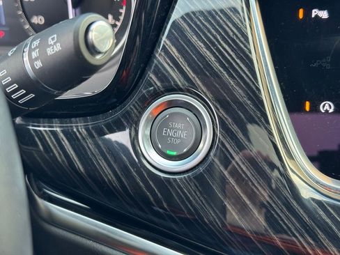 Certified 2025 Cadillac XT6 Premium Luxury image 32