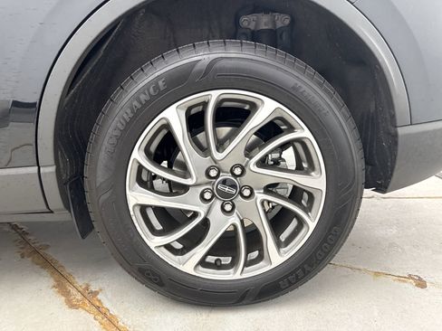 Used 2022 Lincoln Corsair AWD w/ Equipment Group 101A image 13