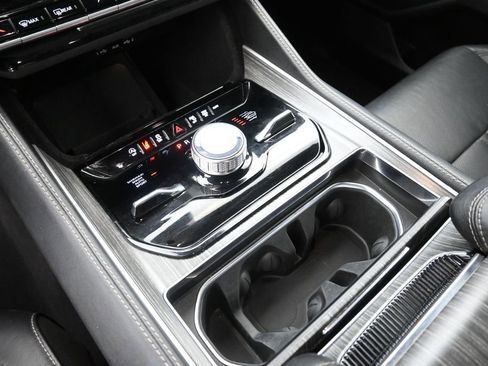Used 2024 Jeep Wagoneer Series III AWD/4WD image 29