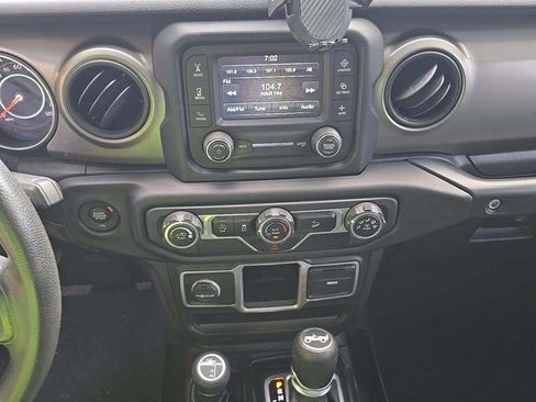 Used 2018 Jeep Wrangler Unlimited Sport image 6