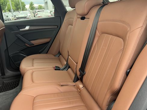Used 2022 Audi Q5 2.0T Premium Plus w/ Premium Plus Package AWD/4WD image 34