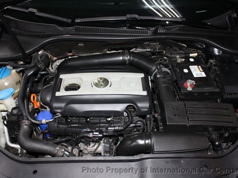 Used 2009 Volkswagen GTI 4-Door image 31