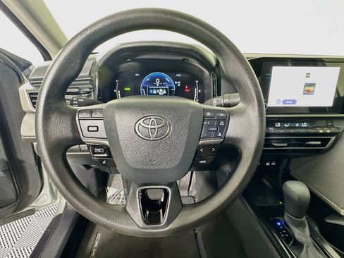 Used 2025 Toyota Camry LE FWD image 15