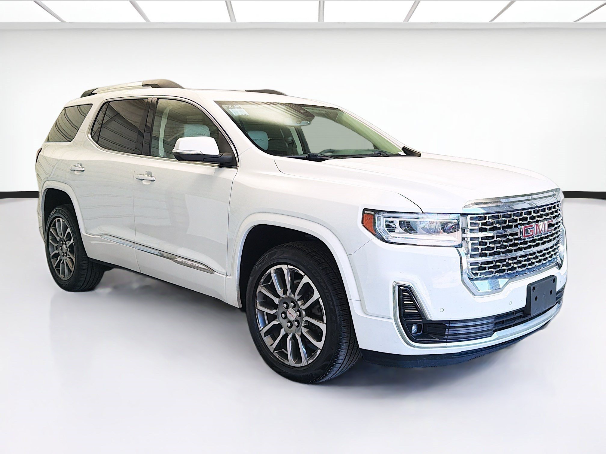 Used 2023 GMC Acadia Denali AWD/4WD image 3
