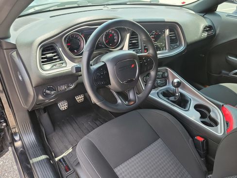 Used 2022 Dodge Challenger R/T Scat Pack RWD image 17