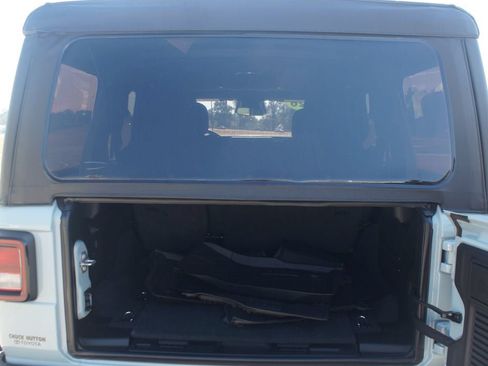 Used 2026 Jeep Wrangler Unlimited Sport AWD/4WD image 17