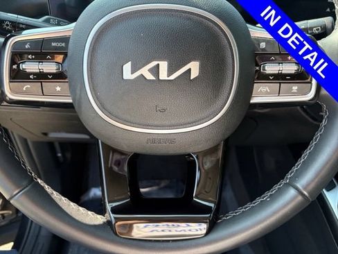 Used 2025 Kia Sorento S FWD image 27