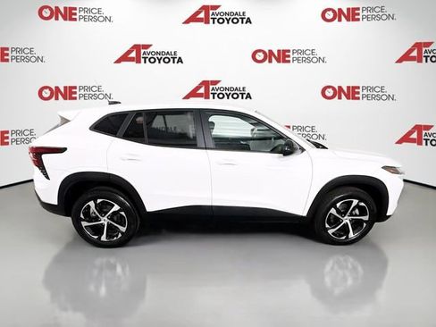 Used 2024 Chevrolet Trax RS w/ Driver Confidence Package FWD image 8