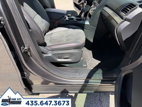 Used 2019 Ford Explorer XLT w/ Equipment Group 202A AWD/4WD image 41