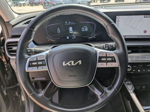 Used 2024 Kia Telluride S FWD image 31