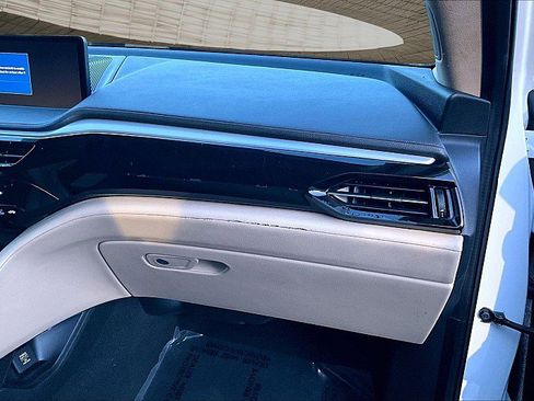 Used 2022 Acura MDX FWD image 16