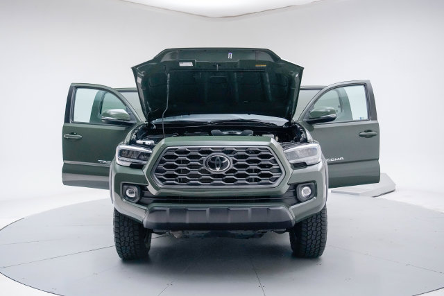 Used 2022 Toyota Tacoma TRD Off-Road w/ TRD Premium Off Road Package AWD/4WD image 16