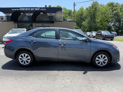 Used 2016 Toyota Corolla L FWD image 2