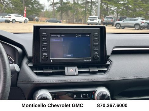 Used 2020 Toyota RAV4 LE image 15