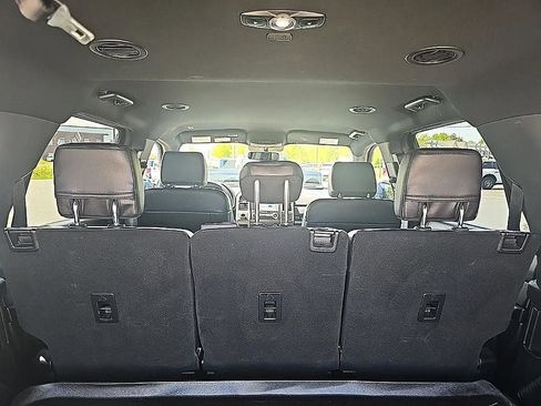 Used 2019 Ford Expedition XLT w/ Equipment Group 202A AWD/4WD image 38