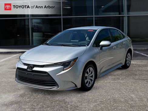 Used 2024 Toyota Corolla LE FWD image 7