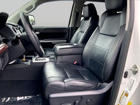 Used 2014 Toyota Tundra Limited w/ Limited Premium Package AWD/4WD image 7
