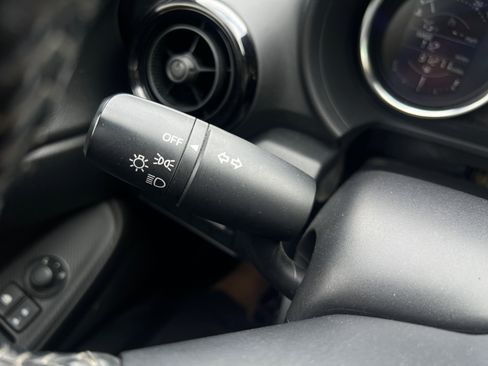 Used 2022 MAZDA MX-5 Miata Sport image 68