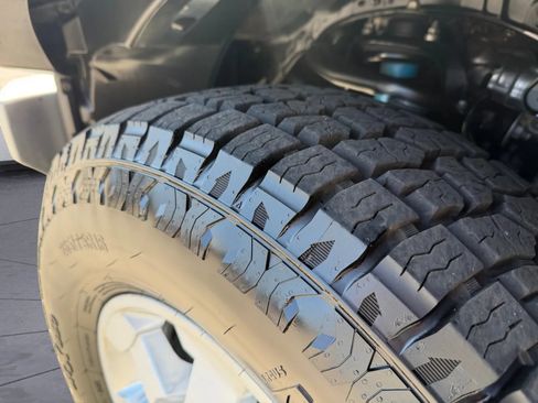 Used 2011 Toyota FJ Cruiser 4WD w/ Convenience Pkg image 32
