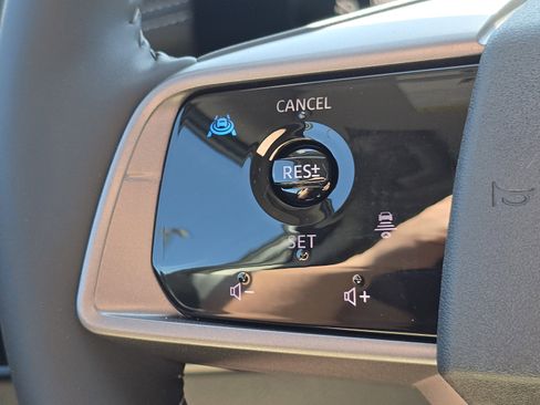 New 2025 Nissan Murano SL image 13