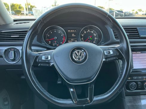 Used 2018 Volkswagen Passat 2.0T SE image 9