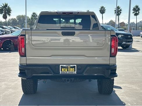 Used 2023 GMC Sierra 1500 AT4X image 8