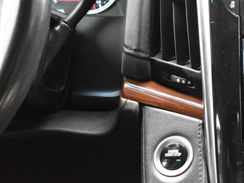 Used 2019 Cadillac Escalade Premium Luxury RWD image 46