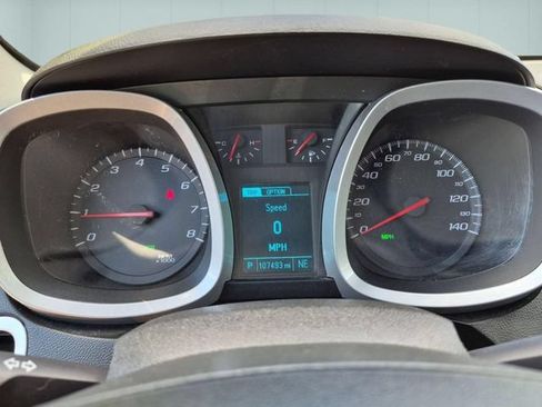 Used 2017 Chevrolet Equinox LT w/ Convenience Package FWD image 10