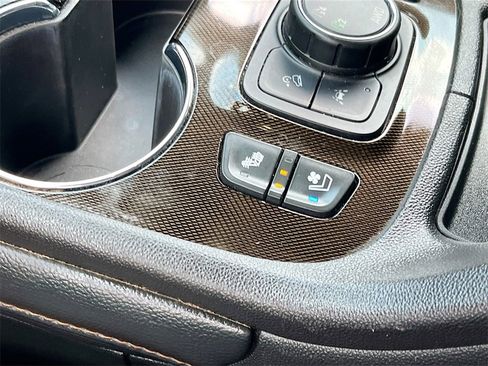 Used 2023 GMC Acadia AT4 w/ Technology Package image 21