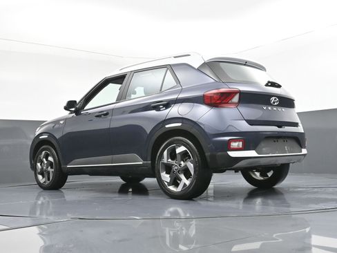 Used 2023 Hyundai Venue Limited w/ Cargo Package image 26