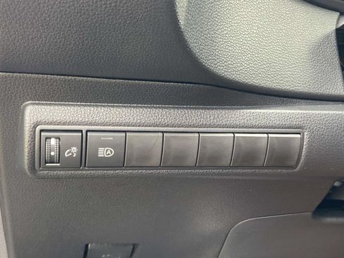 Used 2025 Toyota Corolla LE FWD image 24