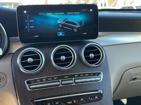 Used 2022 Mercedes-Benz GLC 300 image 18