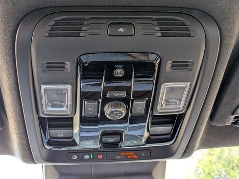 New 2026 Cadillac Escalade Platinum Sport w/ LPO, ONYX Package AWD/4WD image 37