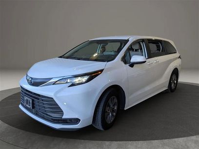 Used 2022 Toyota Sienna LE