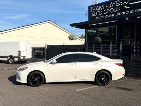 Used 2013 Lexus ES 350 w/ Luxury Pkg FWD image 3