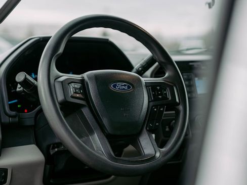 Used 2022 Ford F250 XL w/ Power Equipment Group image 16