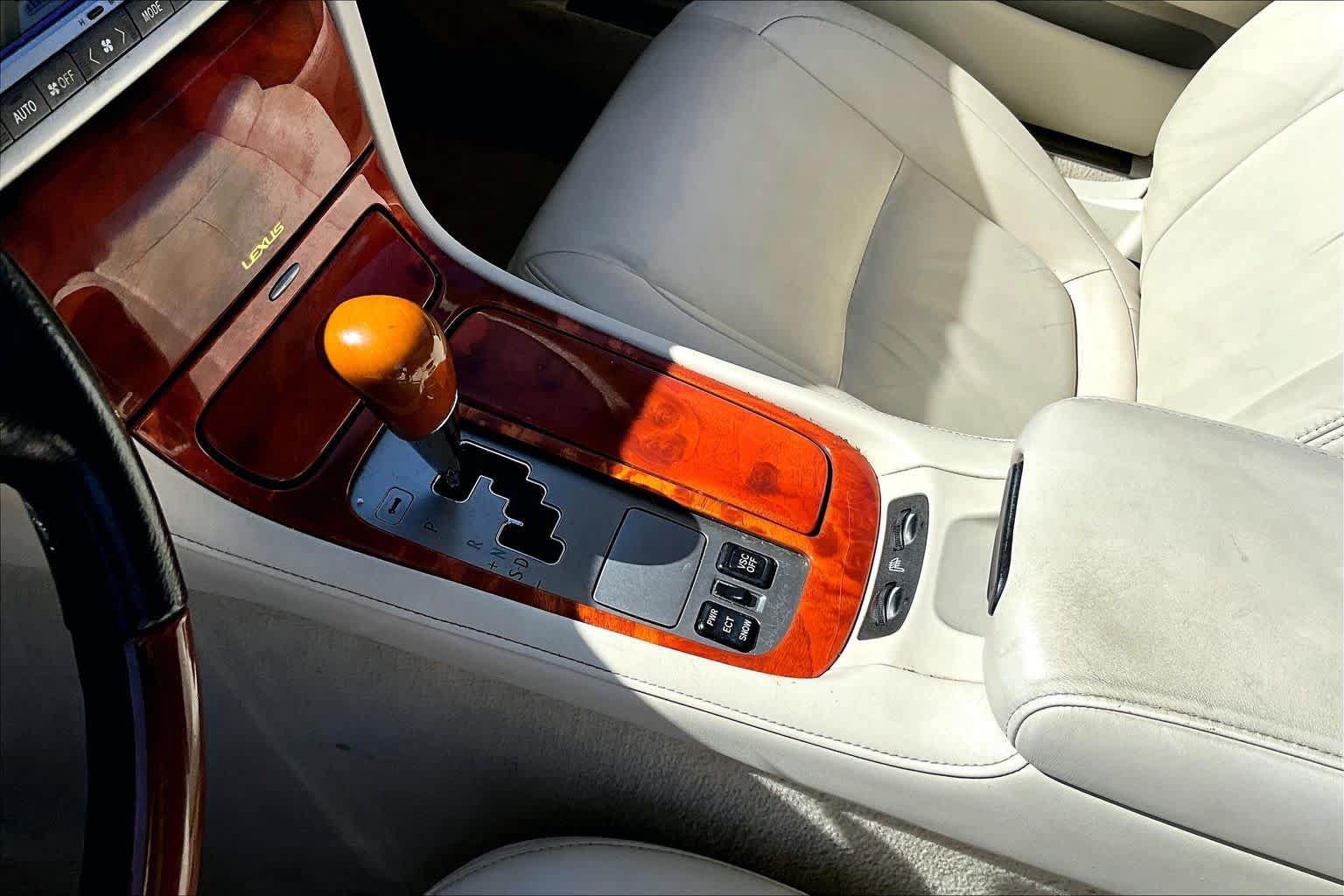 Used 2006 Lexus SC 430 Convertible w/ Preferred Accessory Pkg RWD image 13