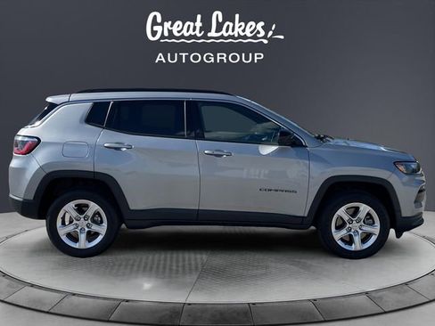 Used 2023 Jeep Compass Latitude w/ Convenience Group AWD/4WD image 6