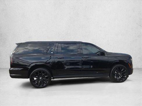 Used 2025 Cadillac Escalade ESV Sport Platinum w/ LPO, ONYX Package image 4