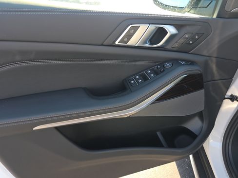 New 2026 BMW X5 xDrive40i w/ Executive Package image 14