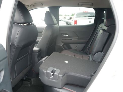 New 2025 Nissan Kicks SR image 25