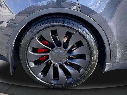 Used 2024 Tesla Model Y Performance image 38