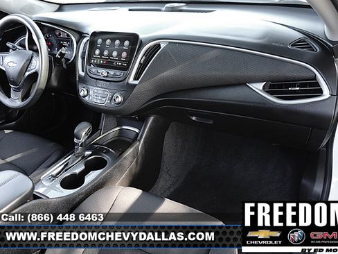 Used 2025 Chevrolet Malibu LT FWD image 8