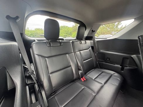 Used 2022 Ford Explorer XLT AWD/4WD image 36