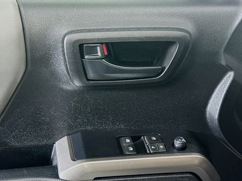 Used 2022 Toyota Tacoma SR5 image 15