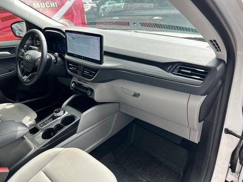 Used 2023 Ford Escape Platinum AWD/4WD image 42
