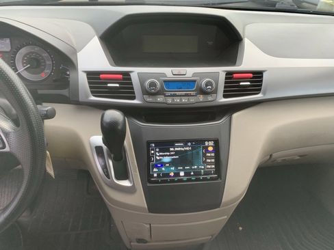 Used 2011 Honda Odyssey EX image 19