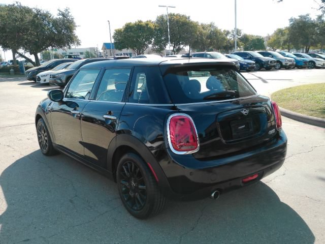 Used 2021 MINI Cooper 4-Door Hardtop FWD image 9