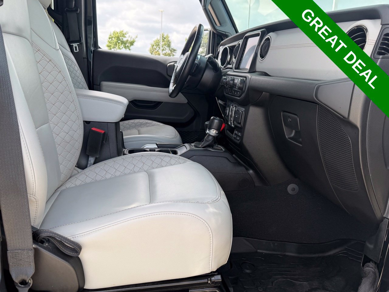 Used 2021 Jeep Wrangler Unlimited Sahara AWD/4WD image 45